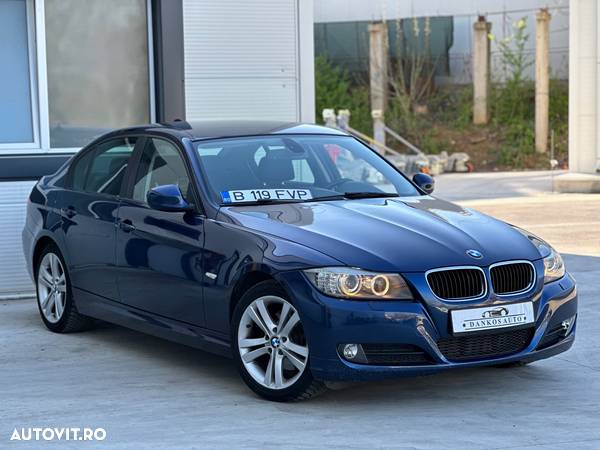 BMW Seria 3 320d DPF Touring Aut. Edition Sport - 2