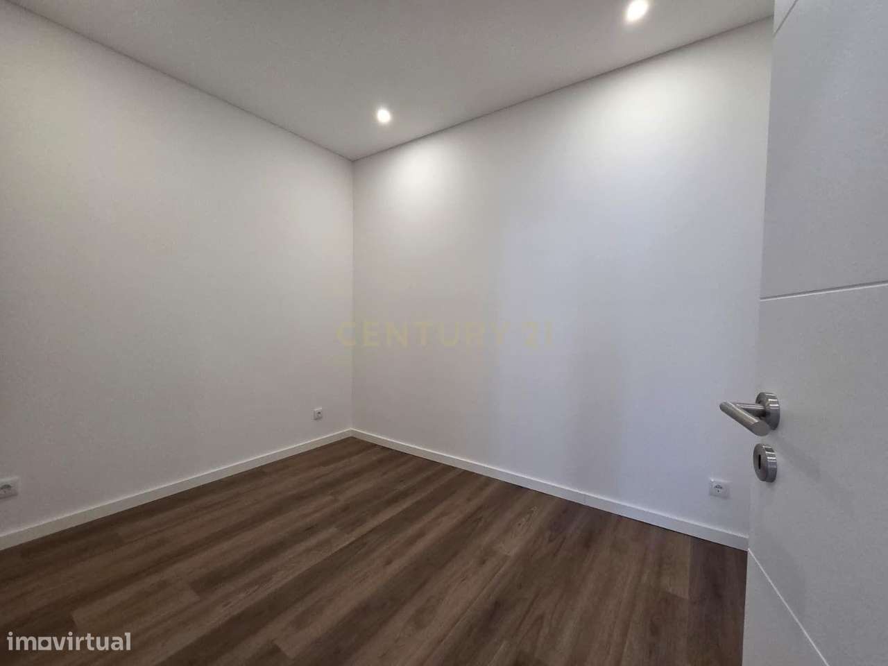 APARTAMENTO T1+1 | TOTALMENTE NOVO| DESGIN MODERNO | ERMESINDE-10