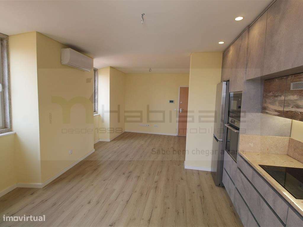 T2 novo no centro de Massamá - Grande imagem: 4/22