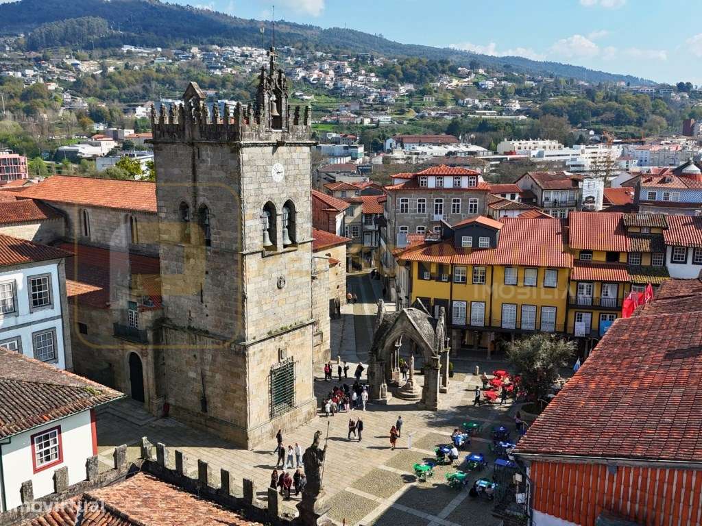 Prédio p/ Restauro no Coração de Guimarães-11