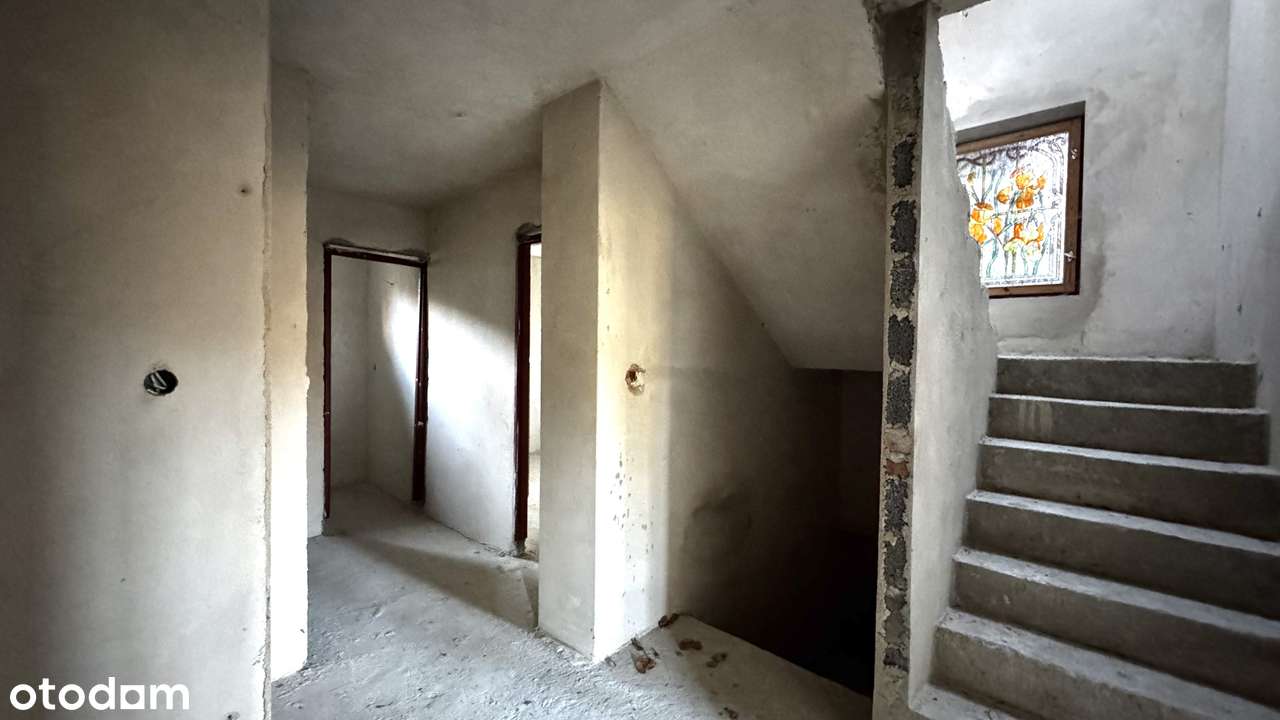 Dom z muminkową wieżą 330m2 wkoło las blisko rzeka BRENNA CENTRUM-16