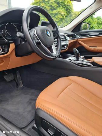 BMW Seria 5 520d Luxury Line - 13