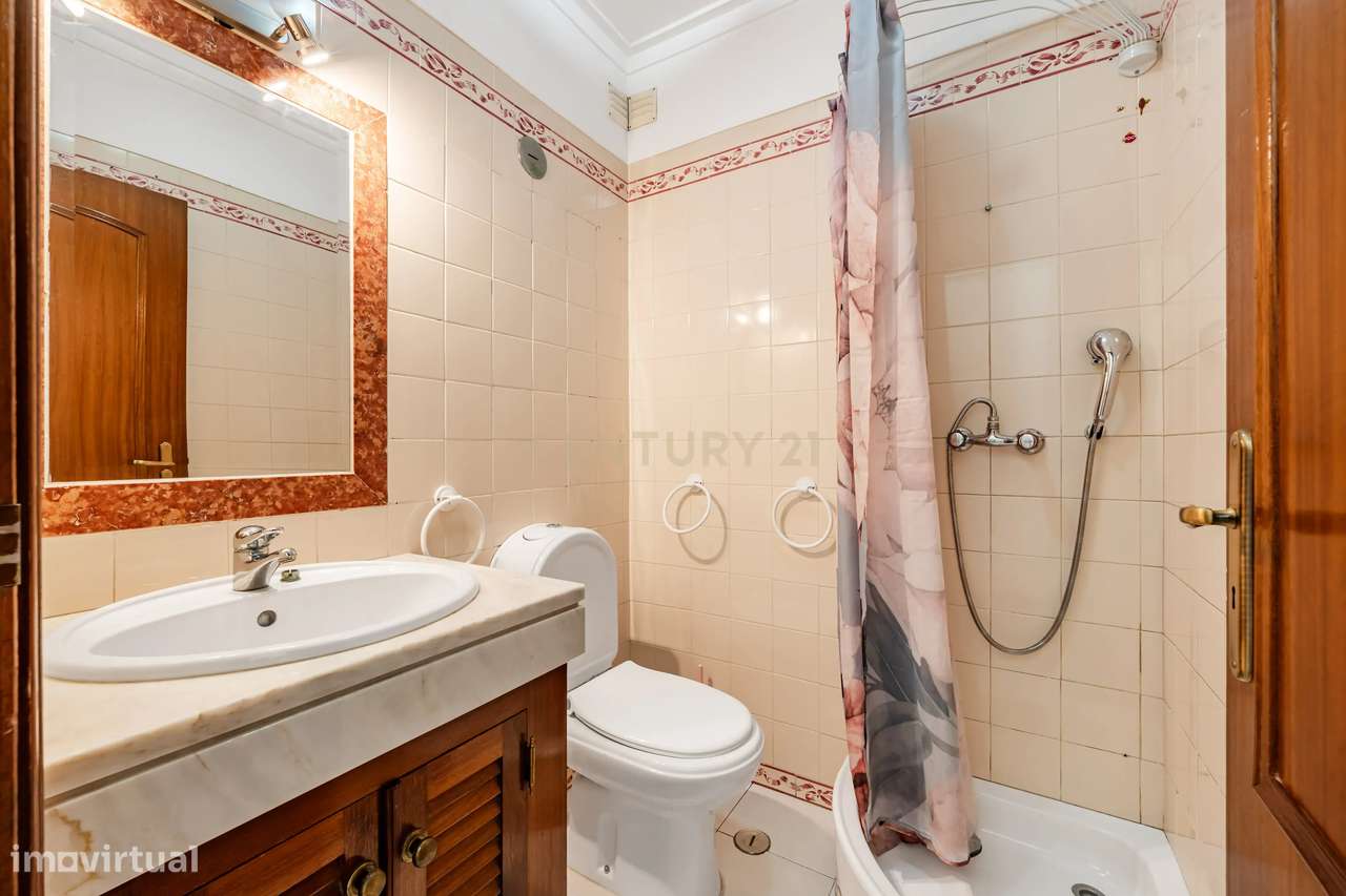 Apartamento T2 em Santa Marta do Pinhal-  Corroios, Seixal-19
