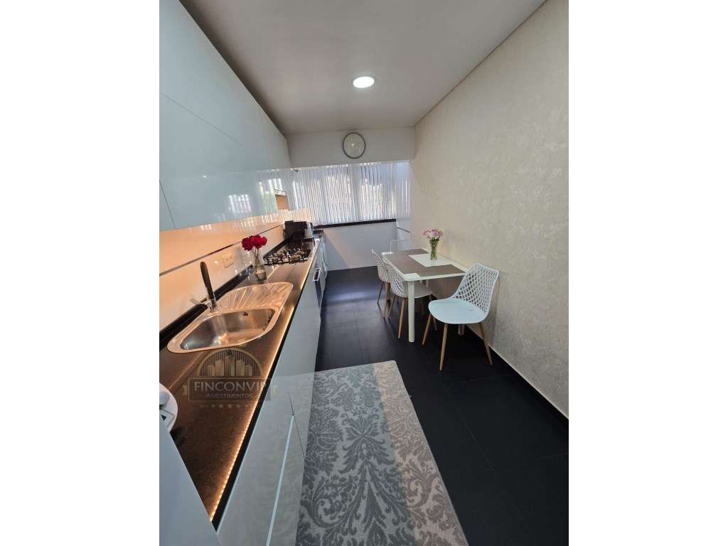 Apartamento T2 em Cascais
* Zona Fontainhas-27