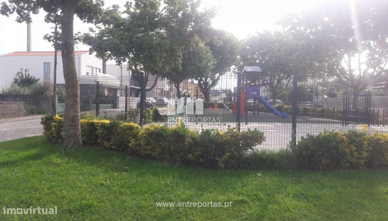 Venda de terreno com viabilidade de construção, Modivas, Vila do Con - Grande imagem: 3/13