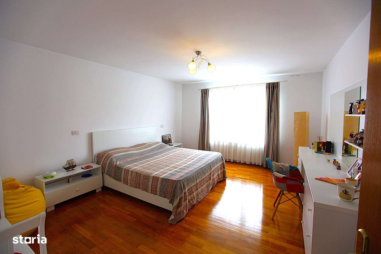 Vila deosebita in cartierul Tractorul - Imagine principală: 5/11