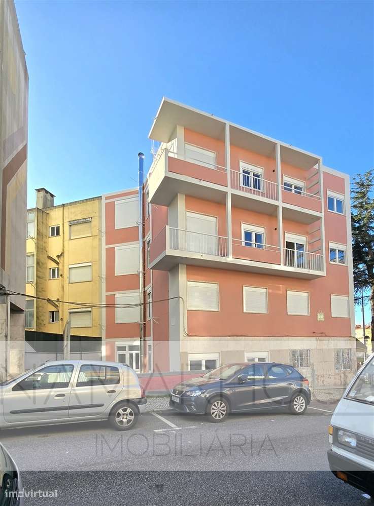 Pastelaria com esplanada junto à estação da Amadora | Investimento Gar-6