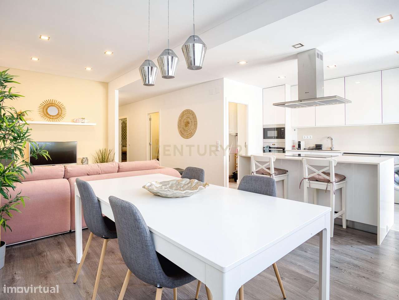 Apartamento Renovado no Coração do Centro Histórico da Nazaré - Grande imagem: 3/24