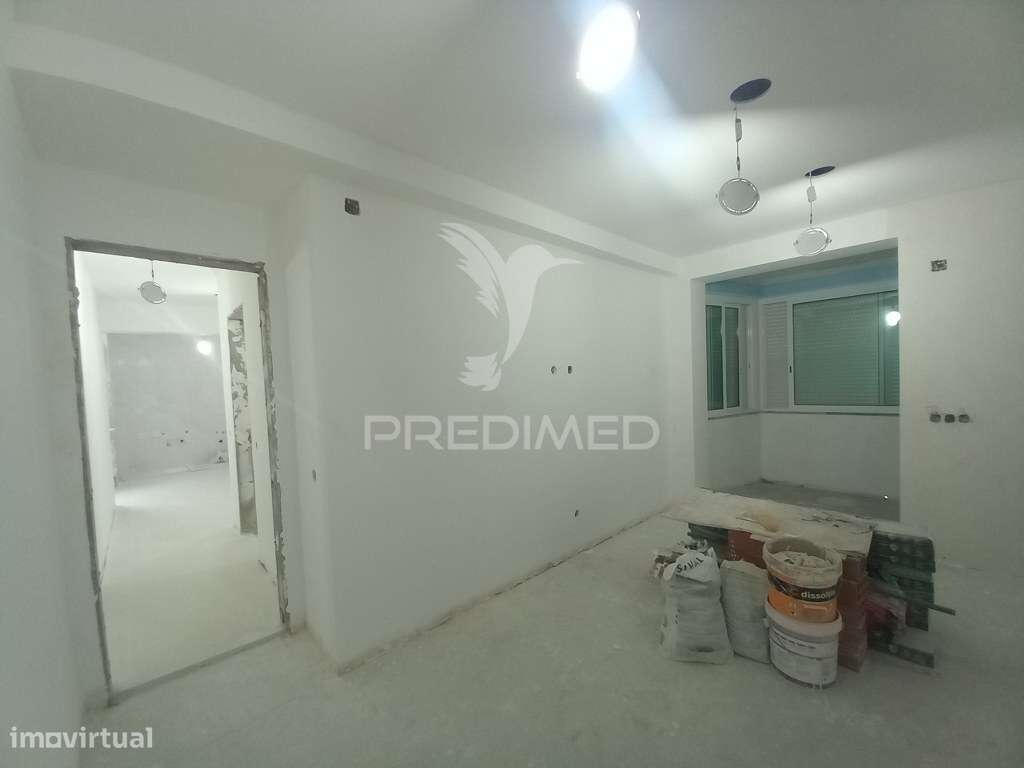 Apartamento T2 Totalmente Restaurado no Laranjeiro - Grande imagem: 2/25