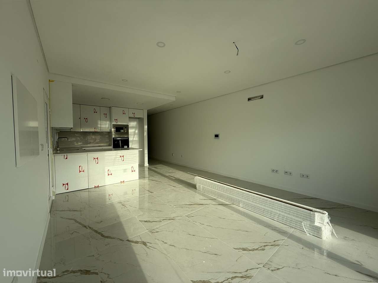 Moradia T3 nova com quarto no rc no Pinhal do General, Fernão Ferro - Grande imagem: 5/36