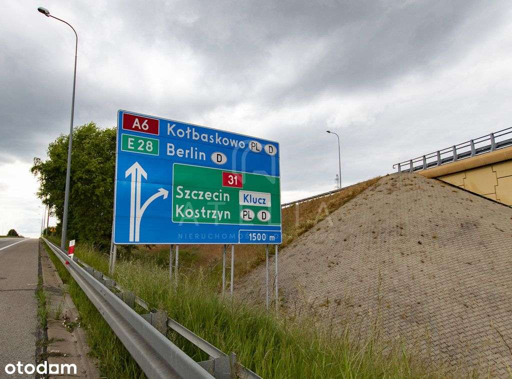 Ostatnie Tereny Komercyjne Przy Autostradzie - Widok 3
