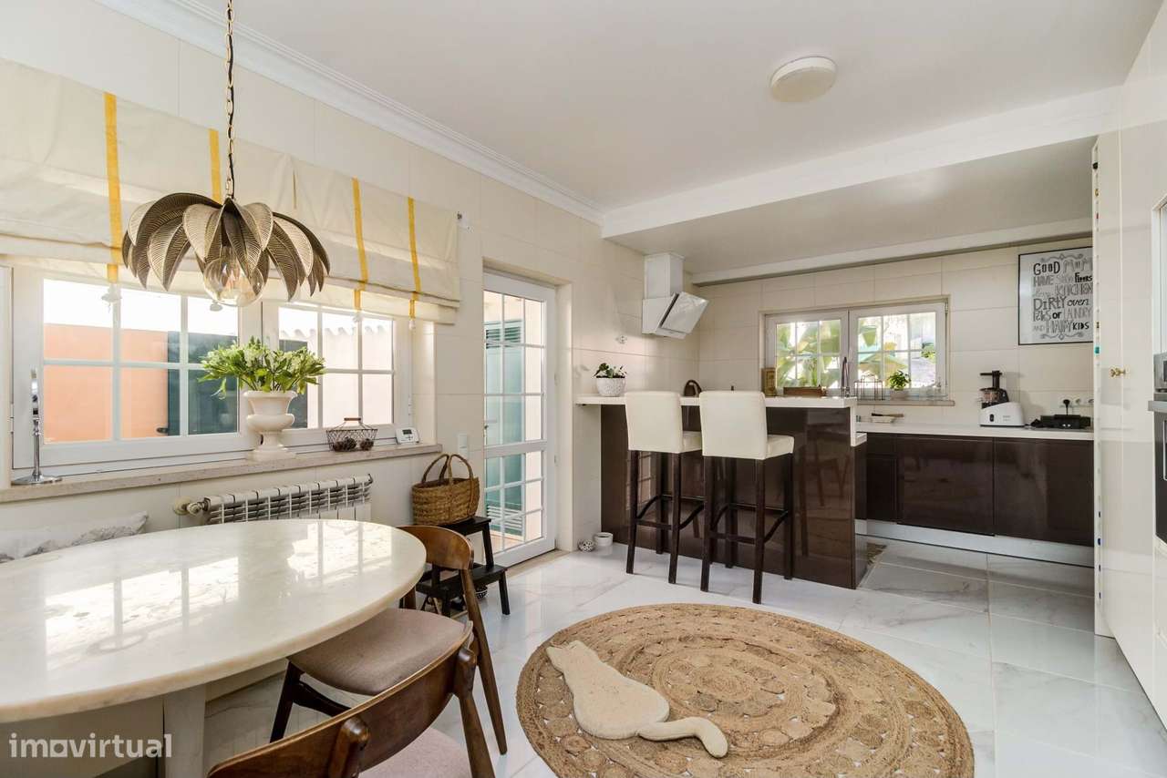 Moradia T6 com Piscina aquecida, Court de Ténis e Jardim na Lourinhã –-9