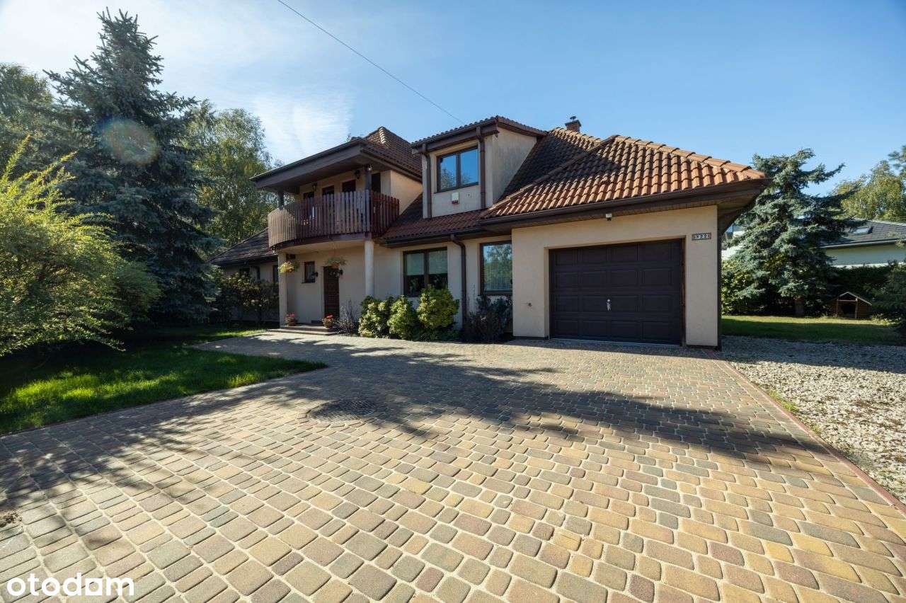 Przestronny dom z zagospodarowaną działką-0