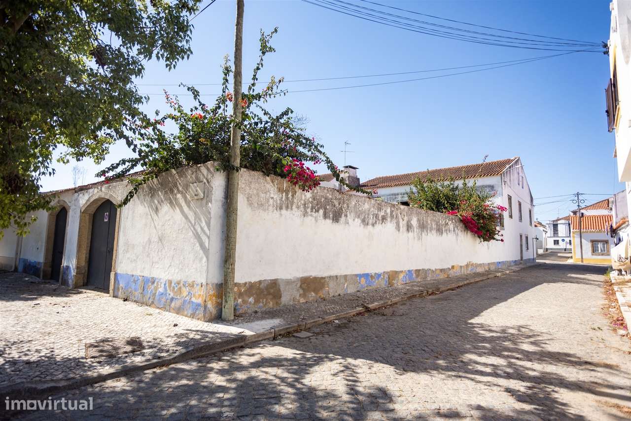 Moradia histórica T6 com piscina e anexo – centro de Salvaterra de Mag-55