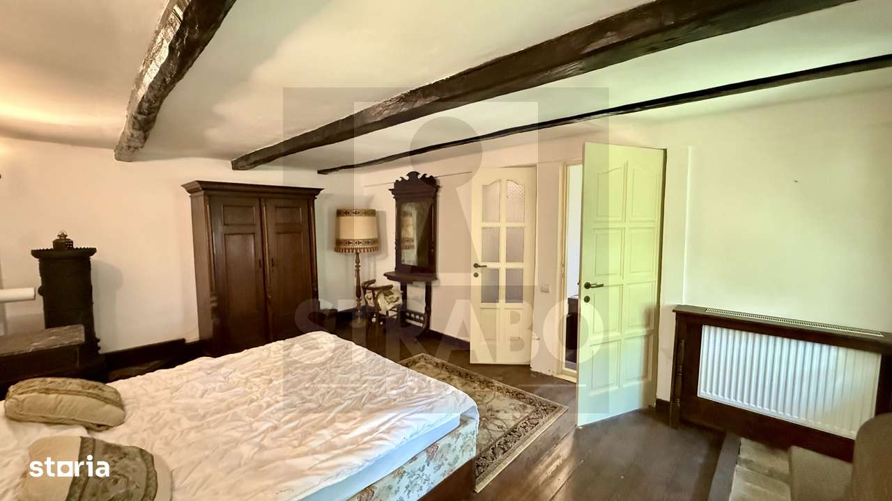 Casă unică de vânzare în Viscri la doar 250 m de casa regelui Charles-13