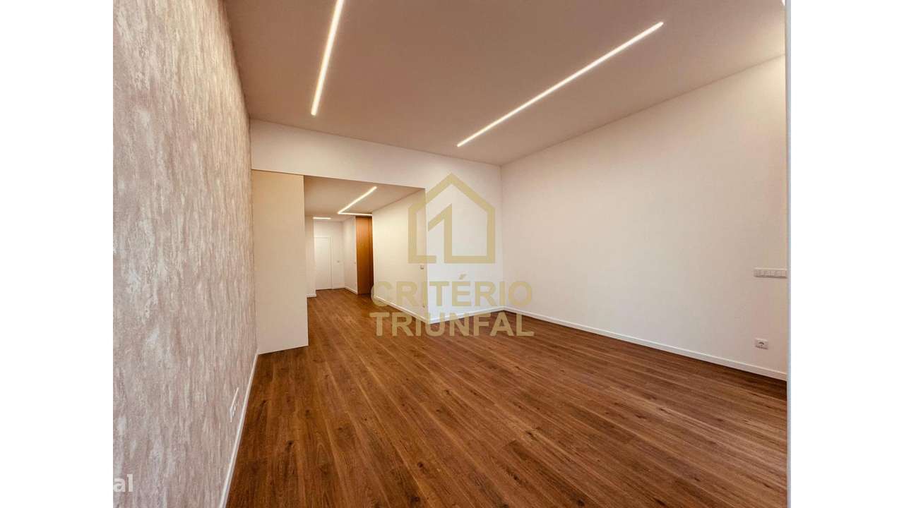 Apartamento T2 Centro de Penafiel - Grande imagem: 4/17