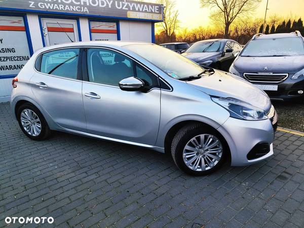 Peugeot 208 1.2 VTi Style - 4