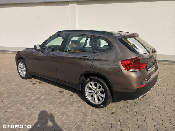 BMW X1 xDrive18d - 12