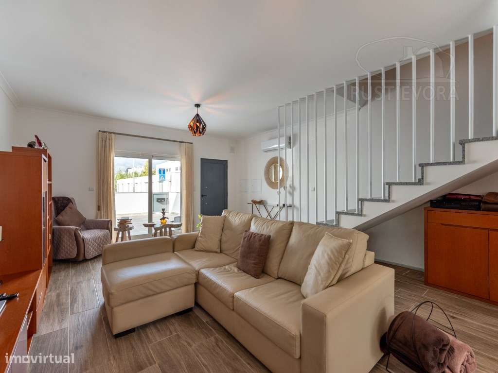 Moradia T3 com quintal e garagem | Bairro de Almeirim em Évora-4