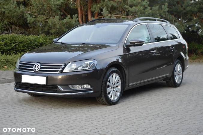 Volkswagen Passat Variant 2.0 TDI BlueMotion Technology DPF Highline - 9