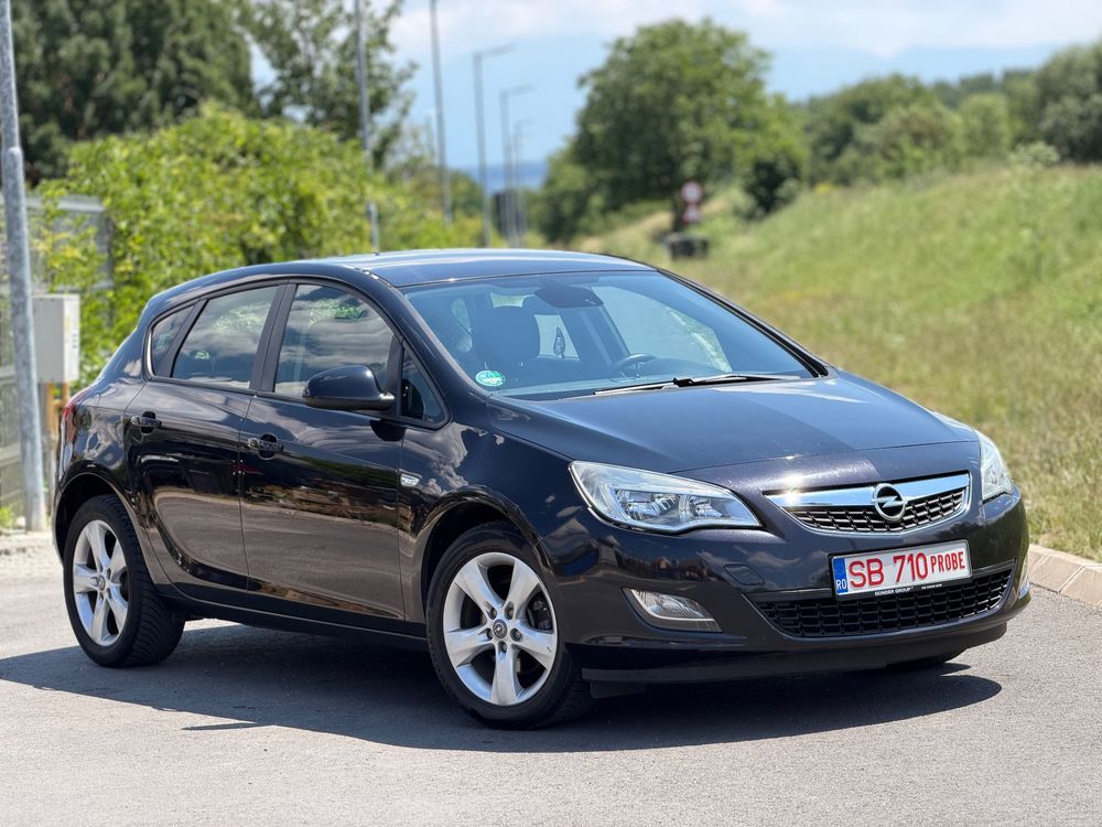 Opel Astra J [2009 - 2018] 1.7 CDTI Cosmo 2010