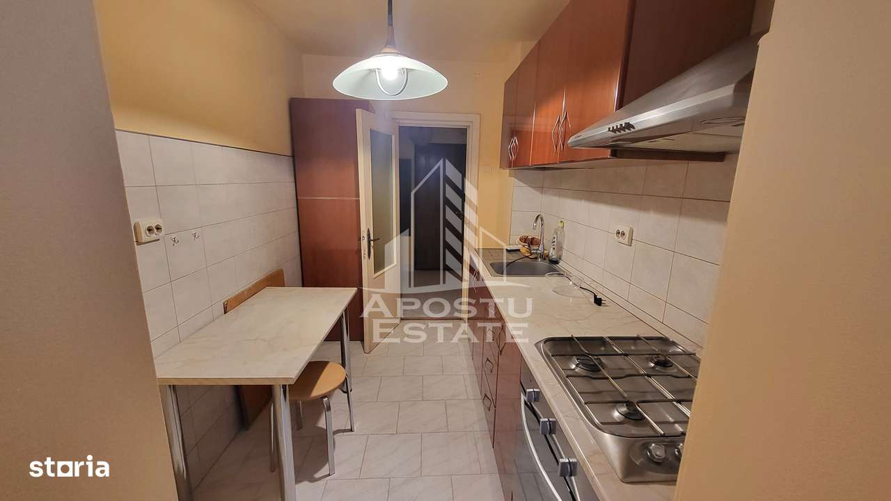 Apartament decomandat,3 camere,etaj 1 Torontalului - Imagine principală: 4/12
