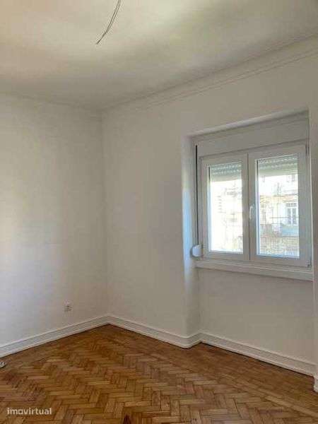 Arrendo T2 - Rua Portugal Durão - Avenidas Novas - Lisboa - Grande imagem: 4/7