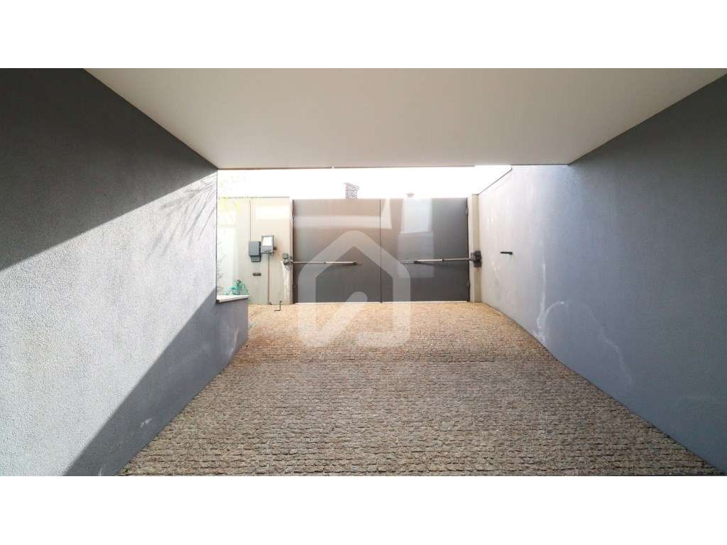 Moradia T3 + T0 em Condomínio Fechado com Piscina à Venda em Vila N...-39