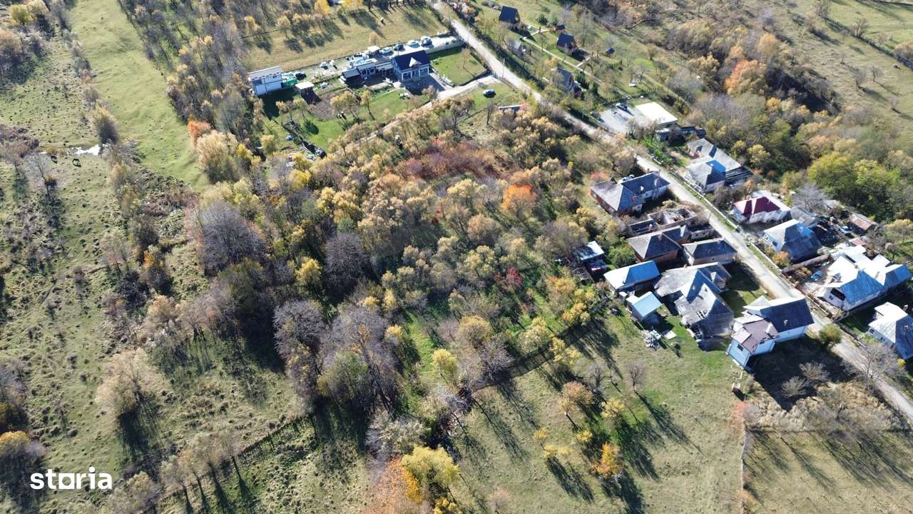 Teren si casa de vânzare la baza muntelui Iezer in Valea Mare Pravat-5