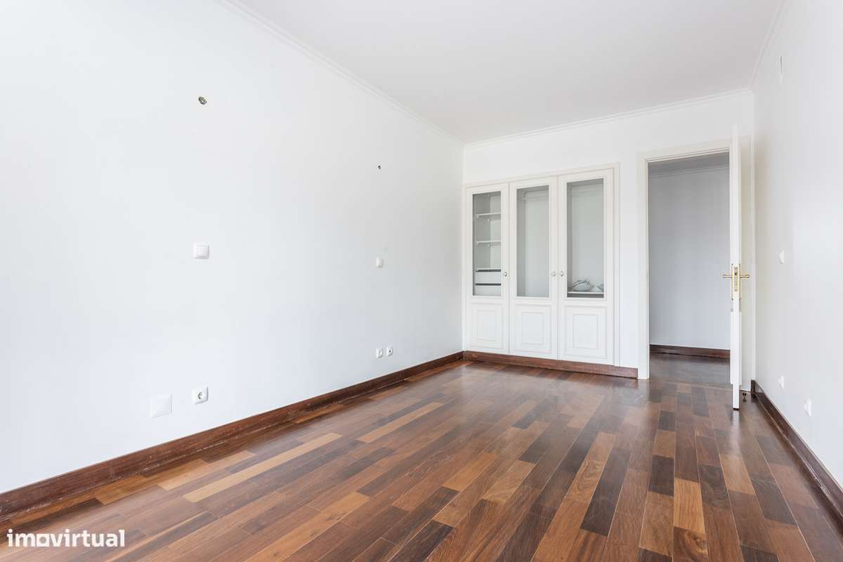 Fantástico T4 Duplex, com vista mar, em Cascais-20