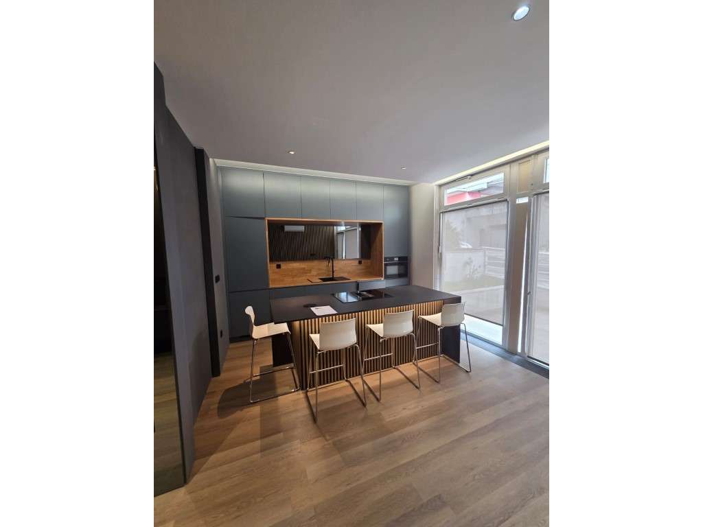 Apartamento Elegante e Contemporâneo no Centro de Algés-14