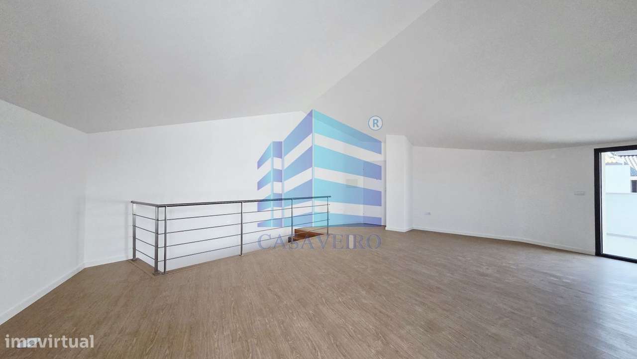 Apartamento T2 Duplex com terraço  centro de Esgueira-31