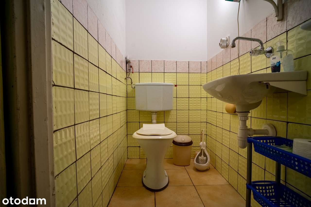 Dom z garażem i poddaszem w spokojnej okolicy-17