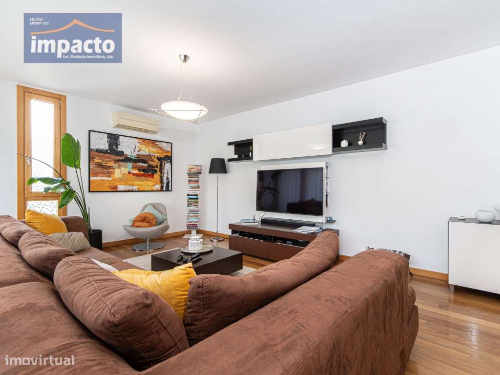 Malva Rosa,Excelente T4,coz equipada,Ar cond,asp central,Box 2 viat...-24