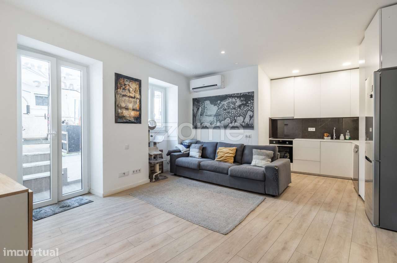 Prédio com grandes áreas no Centro de Leiria-0