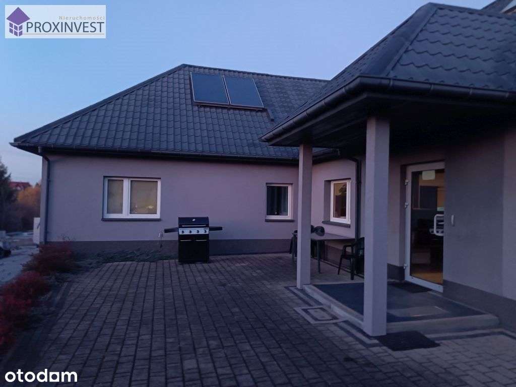 Hala z budynkiem biurowym pod Wieliczką-9