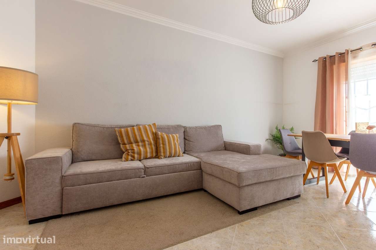 Quinta do Conde - Apartamento de 3 assoalhadas-varanda e arrecadação.-8