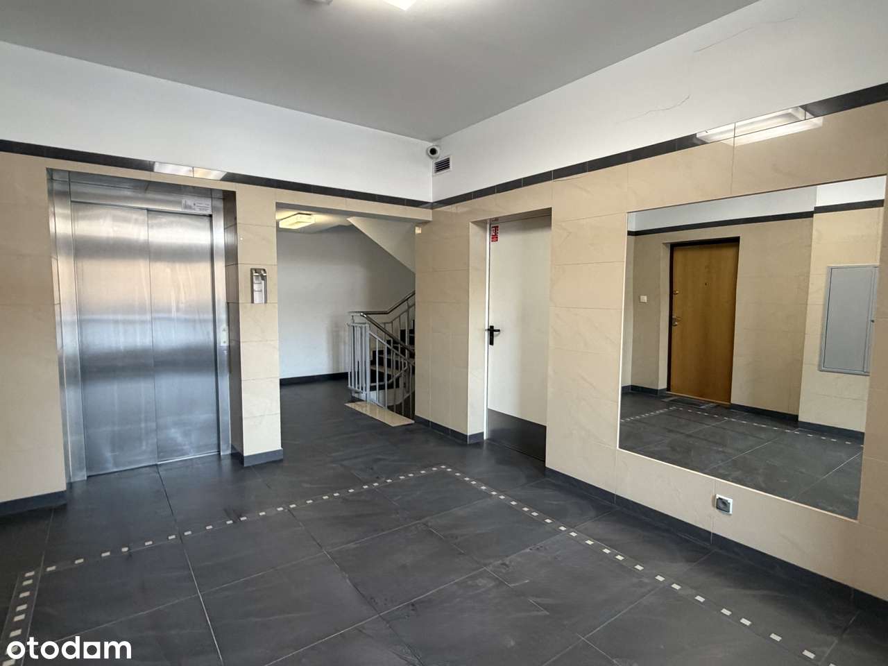 81 m2, 3-pokojowe mieszkanie - w cenie: garaż i kom.lokatorska-13