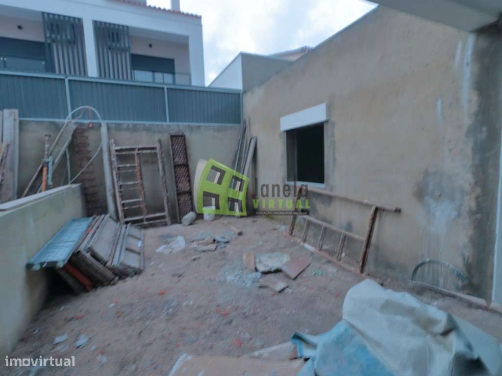 Moradia Geminada T3 Nova - Quinta do Conde - Grande imagem: 5/13