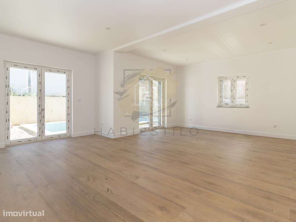 Moradias novas situadas na zona histórica de Azeitão-16