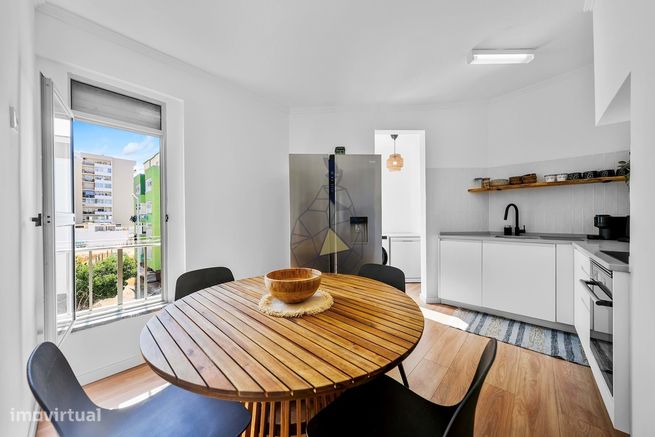 Apartamento T4 Completamente Renovado em Portimão-1