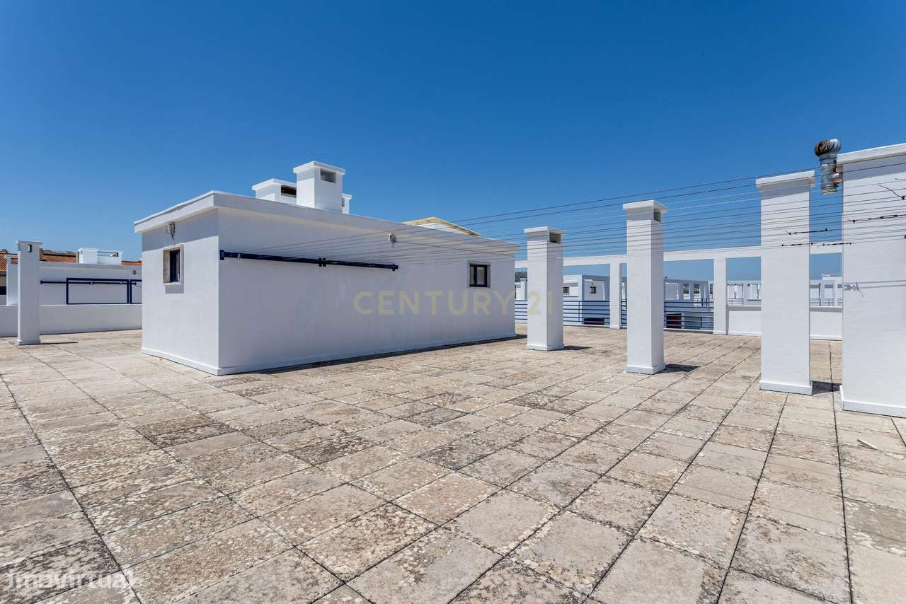 Moderno Apartamento T4 no Carregado em condomínio fechado-33