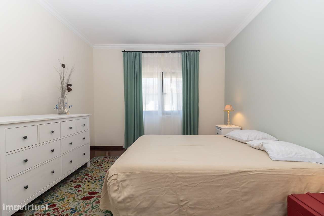 Moradia T5 isolada, Garagem , Quinta Charnequinha-10