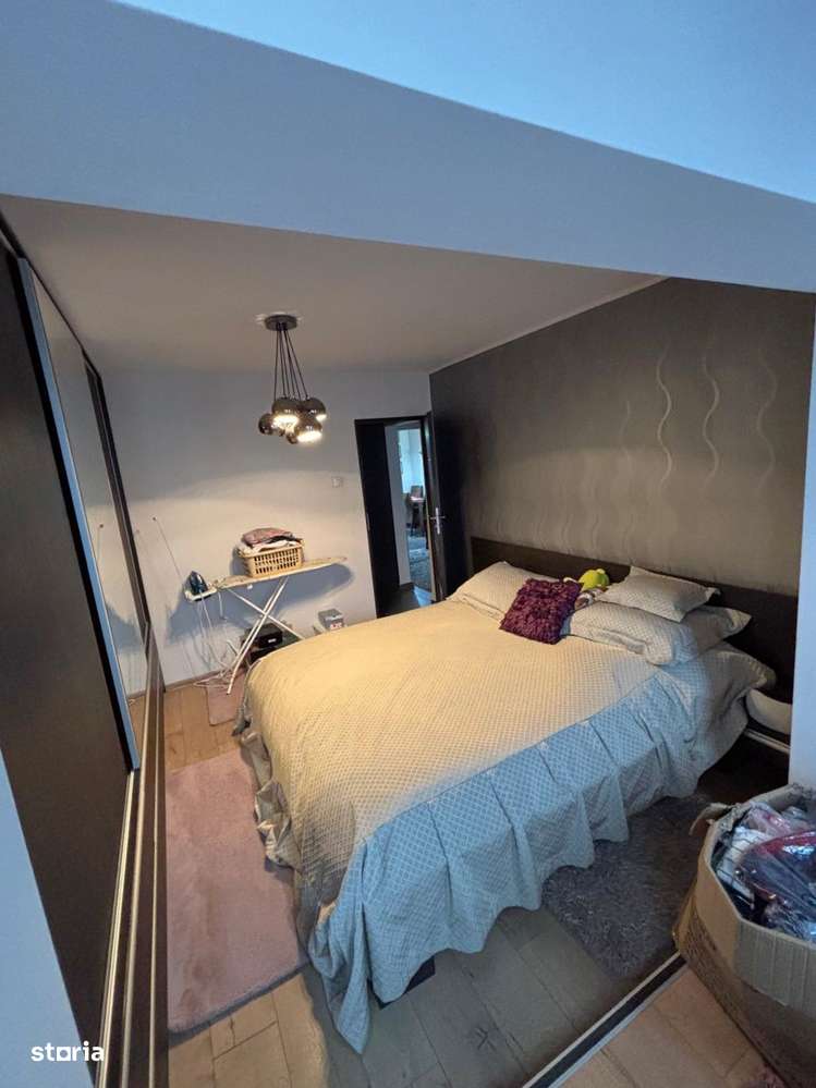 De vânzare apartament 3 camere decomandat Între Lacuri-3