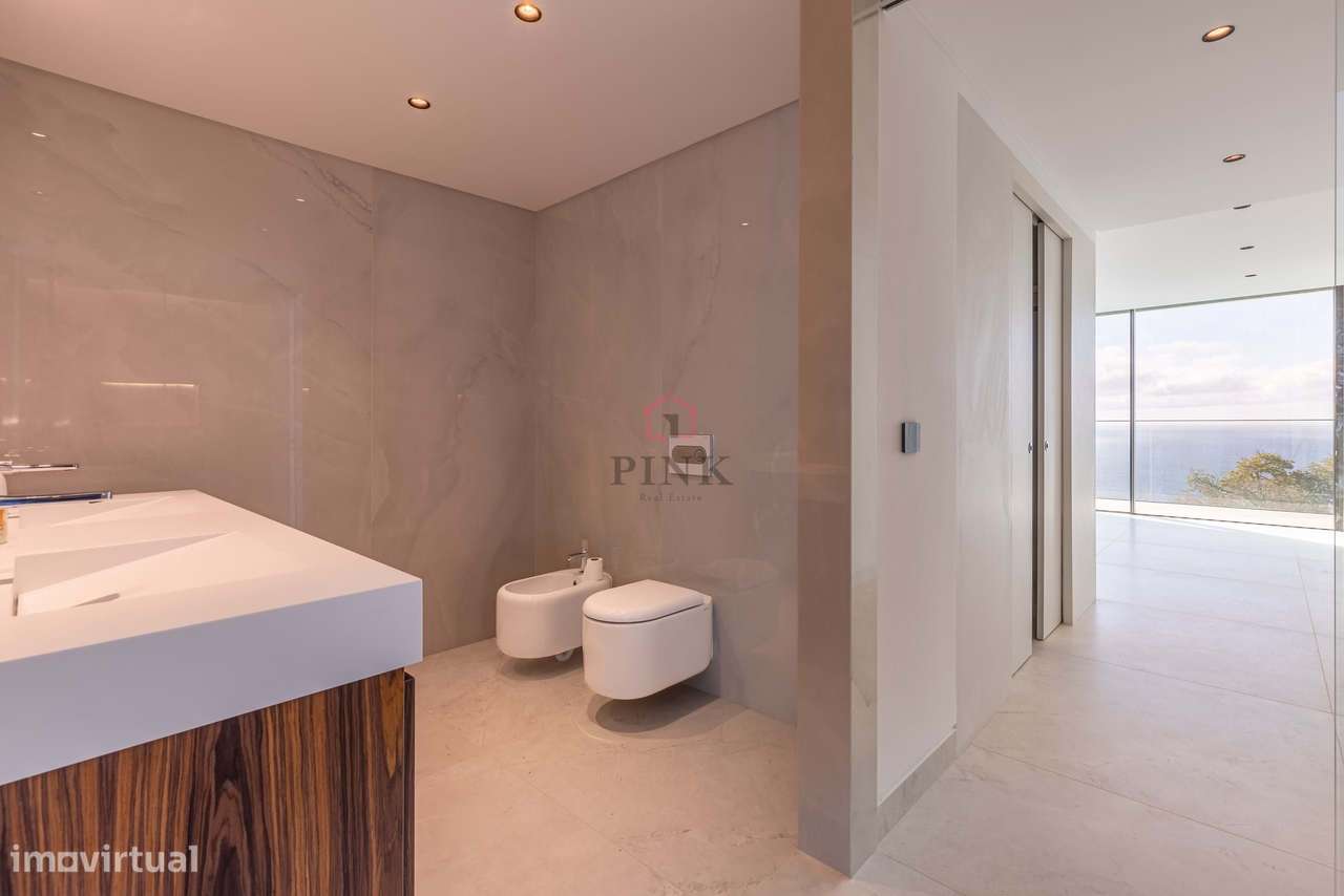 Moradia de Luxo com Piscina - T4 no Funchal-36