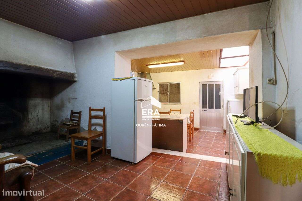 Moradia T3 localizada em Alburitel, Ourém - Grande imagem: 5/28