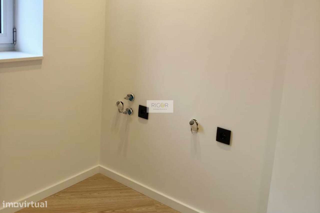 Apartamento T3 em Matosinhos, junto ao metro, pronto a habitar.-11