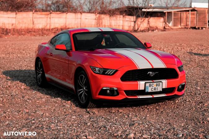 Ford Mustang 2.3 EcoBoost Aut. - 3