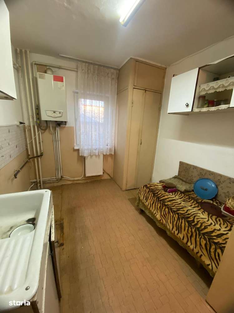Apartament 2 camere cu centrala si termopan, scoala Miron Costin-4