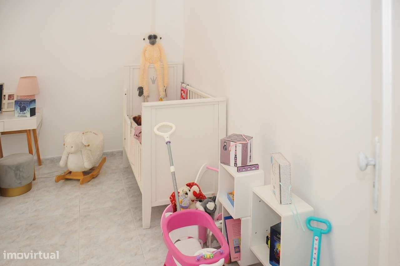 Moradia isolada de 6 assoalhadas com garagem - Zona tranquila-19